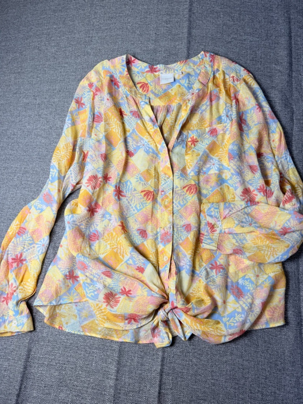 Womens Yellow Floral Button-Front Blouse - Picture 5 of 9